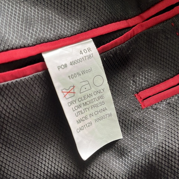 Men’s Alfani Suit Jacket and Matching Pants Set - Picture 7 of 10